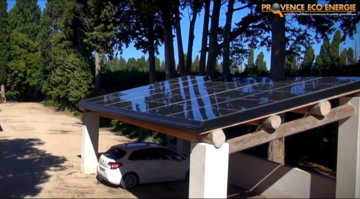 Abris voiture photovoltaïque ombrière pour maison et particulier ©Provence Eco Energie