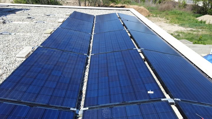 Centrale photovoltaïque sur toit maison Bouches du Rhône ©Provence Eco Energie