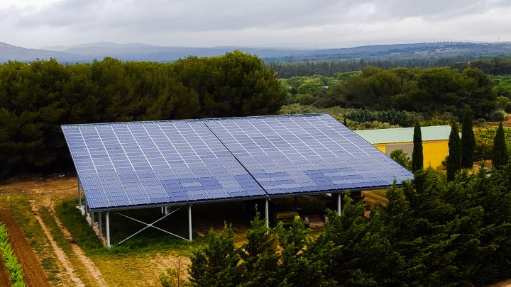 Hangar agricole installation photovoltaïque Bouches du Rhône ©Provence Eco Energie