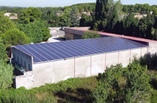 Bâtiment industriel et agricole toiture photovoltaïque ©Provence Eco Energie
