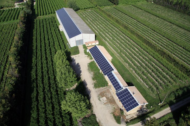 Hanga agricole photovoltaïque panneaux solaires Bouches du Rhône ©Provence Eco Energie