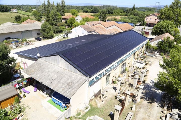 Hangar commercial photovoltaïque Vaucluse ©Provence Eco Energie