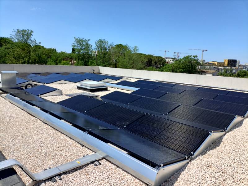 Installation photovoltaïque au Port Marianne ©Provence Eco Energie
