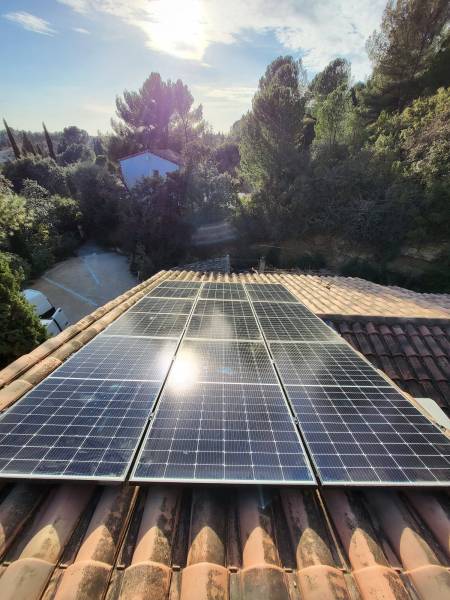 Panneaux solaires sur maison Vaucluse ©Provence Eco Energie
