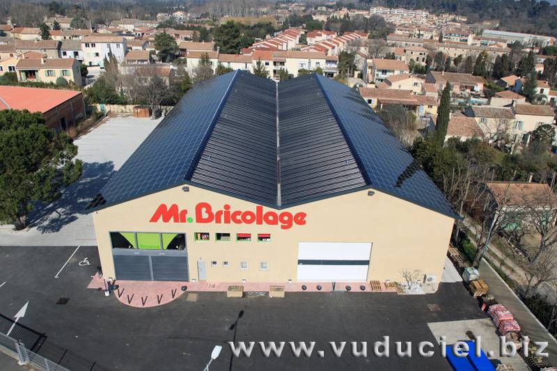 Monsieur Bricolage St Rémy Provence toit photovoltaïque ©Provence Eco Energie