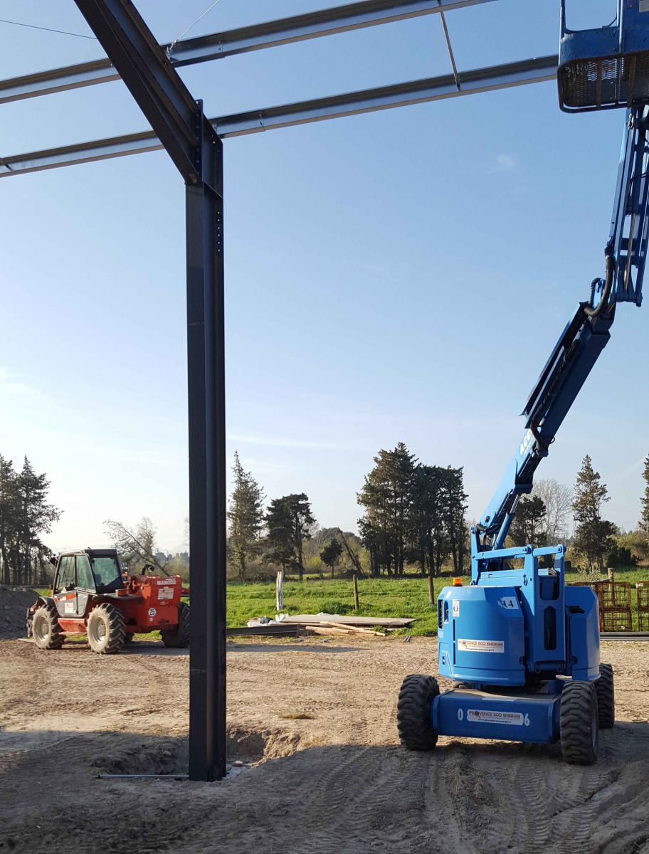 Hangar agricole photovoltaïque dans les Bouches du Rhône ©Provence Eco Energie