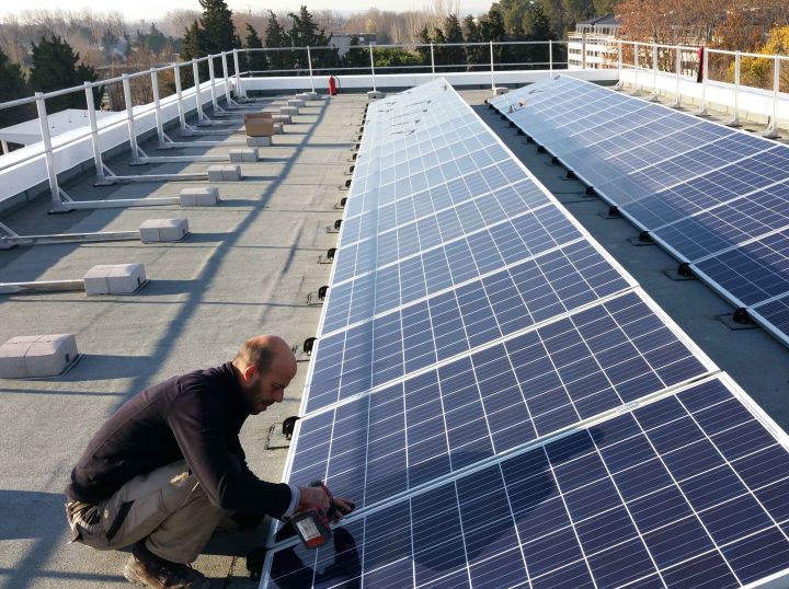 Bâtiment photovoltaïque autoconsommation Cannes ©Provence Eco Energie